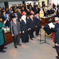 Prosesi pengambilan Sumpah dan Janji Pimpinan DPRD Kuningan.